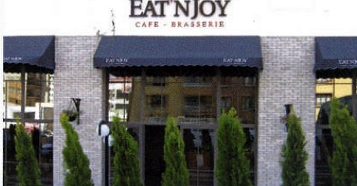Eat'n Joy: Kafe cephesi · Harf ve tente