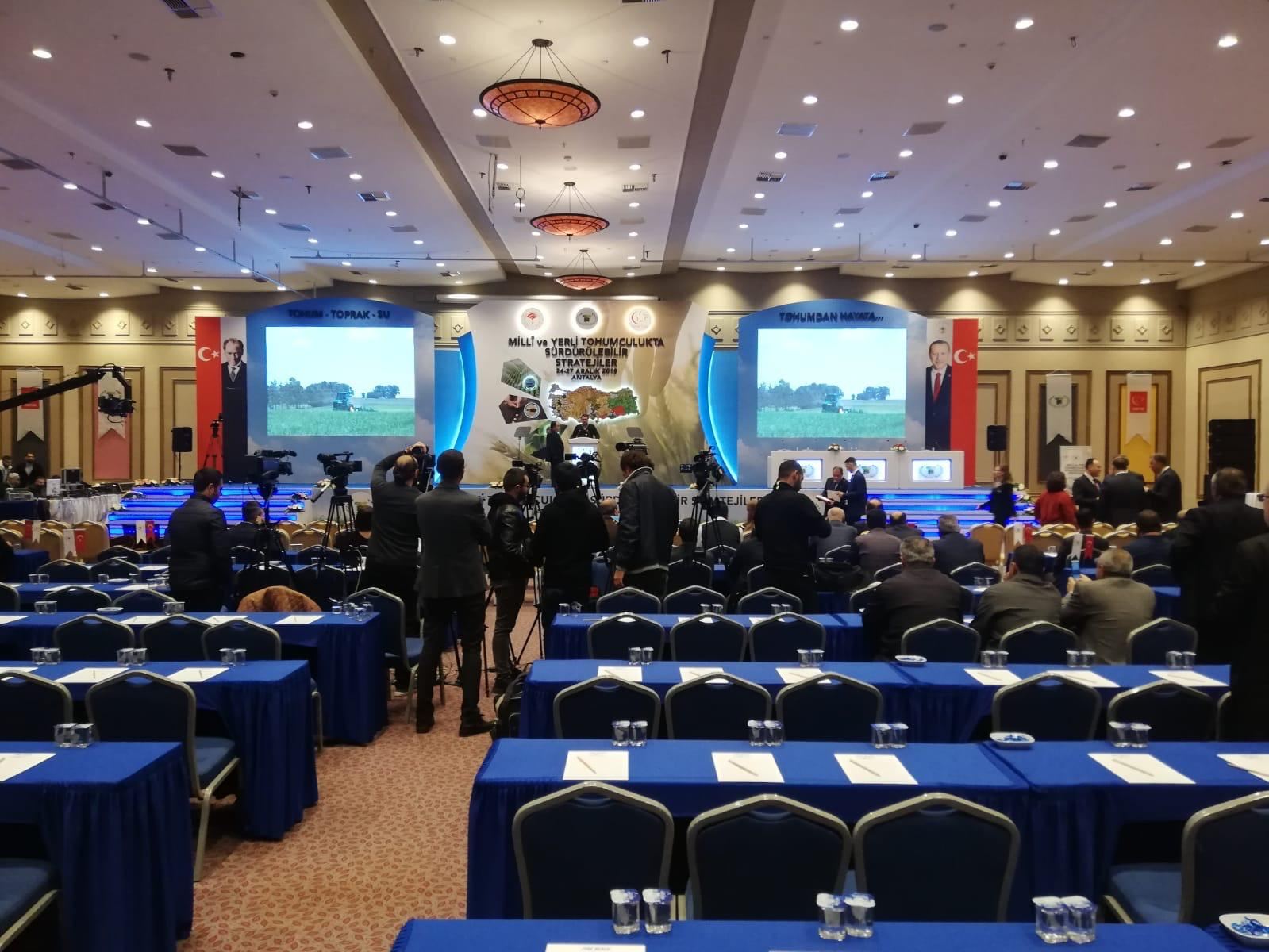 Congress Hall: Stage · Twin LED screens