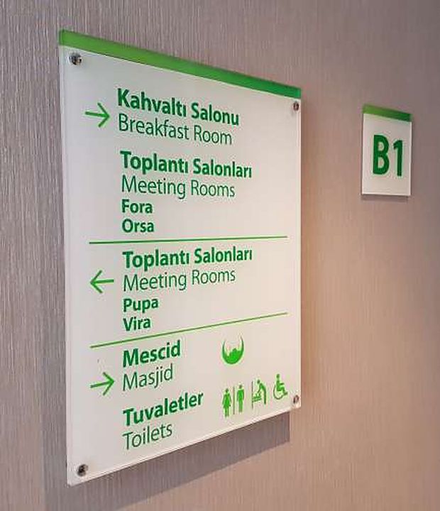 Otel Yönlendirme: Kat yönlendirme levhası